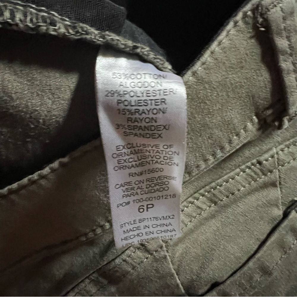 Democracy Olive Ankle Jeans - Picture 5 of 5